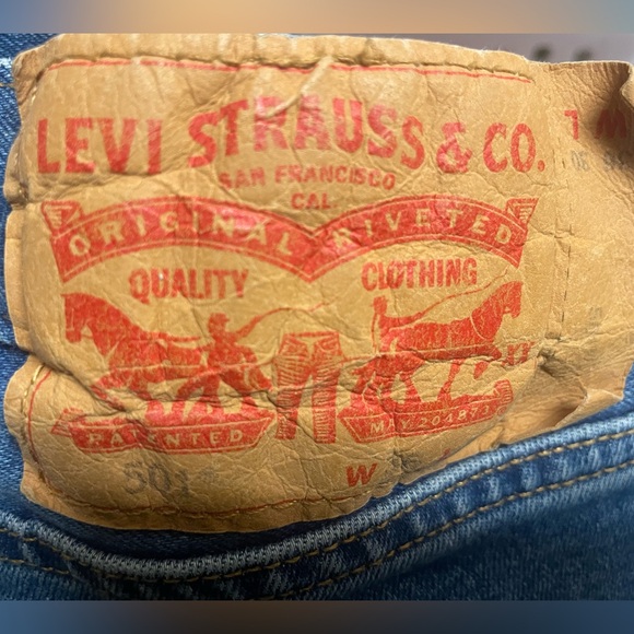 Men’s Levi’s 501 Jeans 👖 Size 36 x 30 ✨ Straight Legged ✨ Like New ✨ Light Wash - Picture 5 of 5